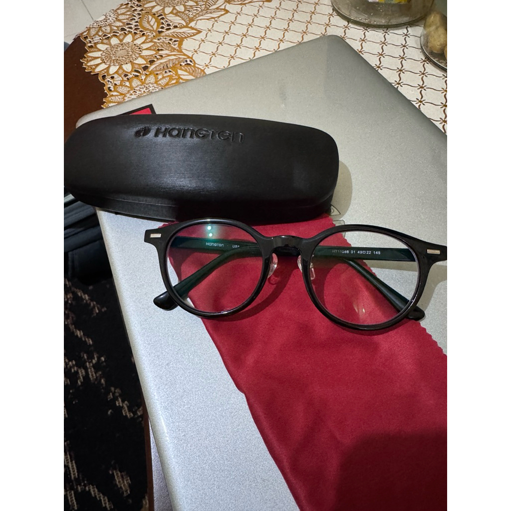 Kacamata minus merek Hangten ( Original Optik melawai )