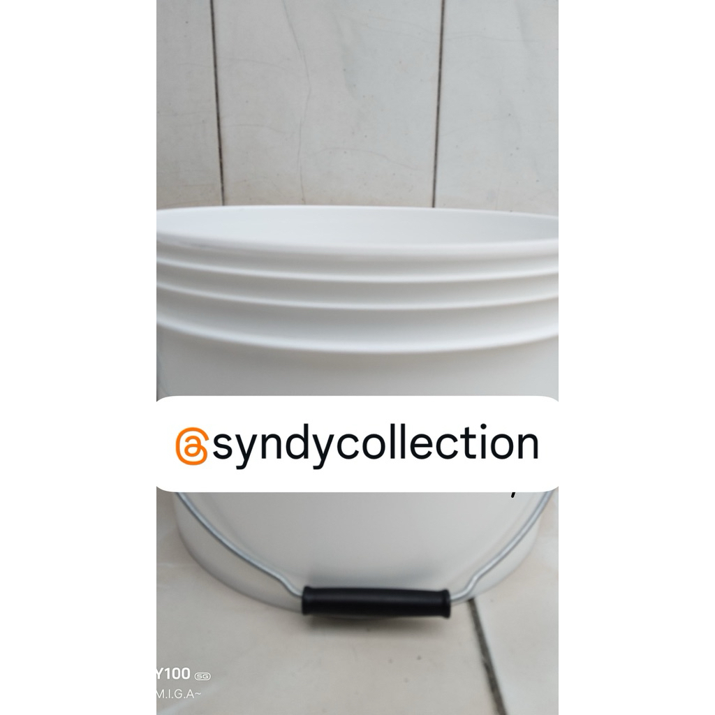 Ember bekas cat 10 Liter + tutupnya  , bahan tebal gagang besi harga 1 pcs