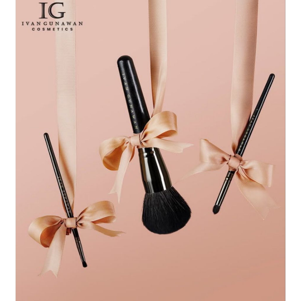 APLIKATOR KUAS BLUSH ON,KUASLIPSTIK,KUAS BEDAK TABUR,KUAS FOUNDATION IVAN GUNAWAN