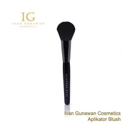 Ivan Gunawan Cosmetics Aplikator Blush On Dengan Brush Desain Khusus & Presisi
