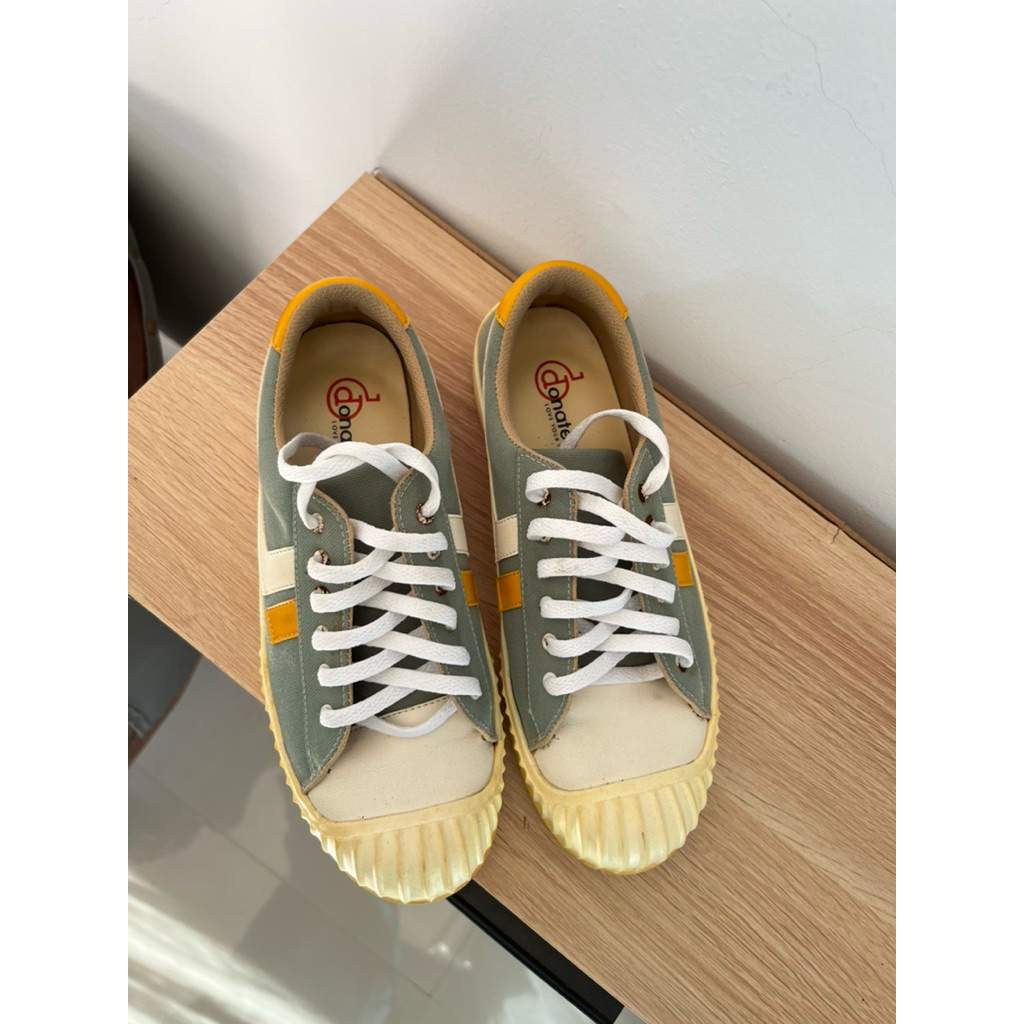 PL PRELOVED SEPATU DONATELLO WANITA