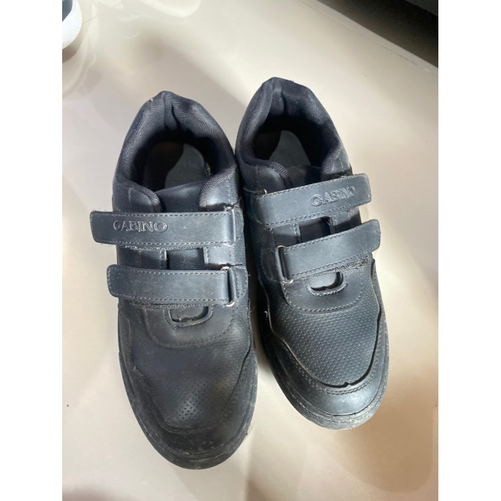 preloved sepatu anak hitam merk gabino