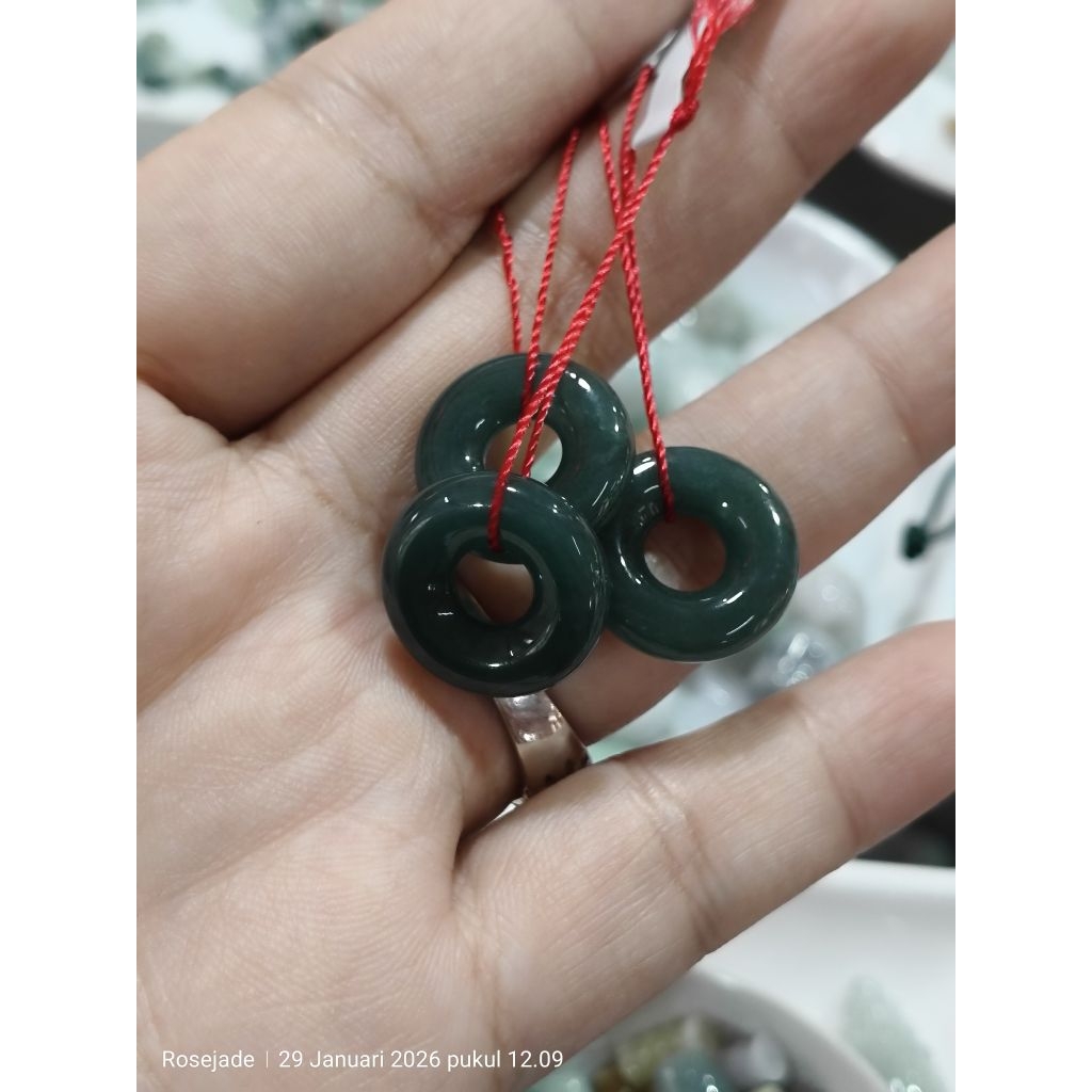 Liontin Kalung Giok Burma Green donat  bersertifikat
