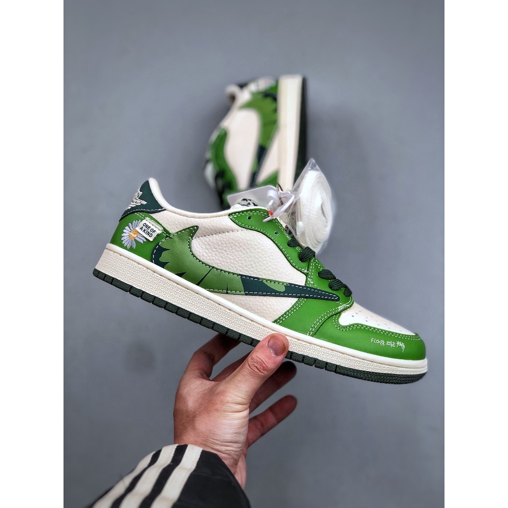 Jordan Air Jordan Lucky Green Sepatu Basket Low Top Pria Wanita Putih Hijau Terbaru Trendy Anti Seli