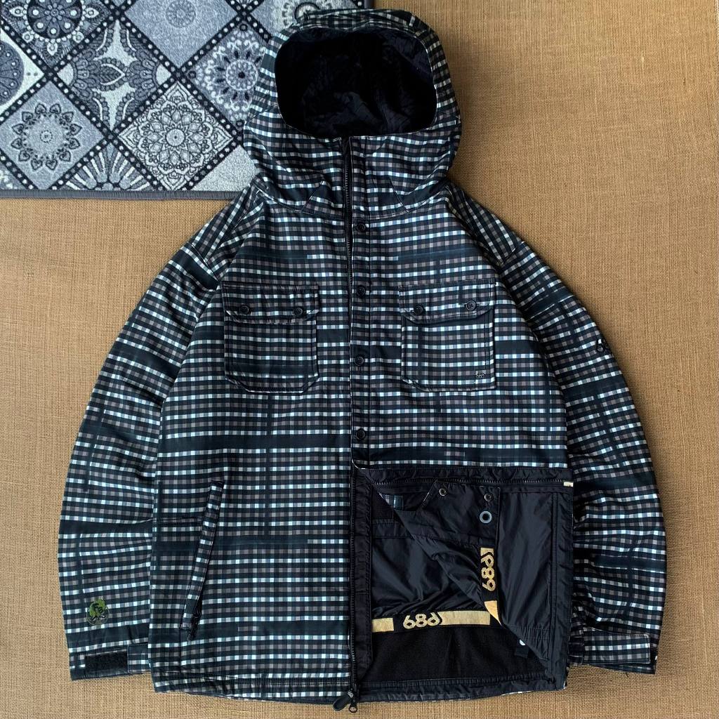 jaket Gunung 686 Gorpcore size L (seperti baru) anti air 100% original 290126O