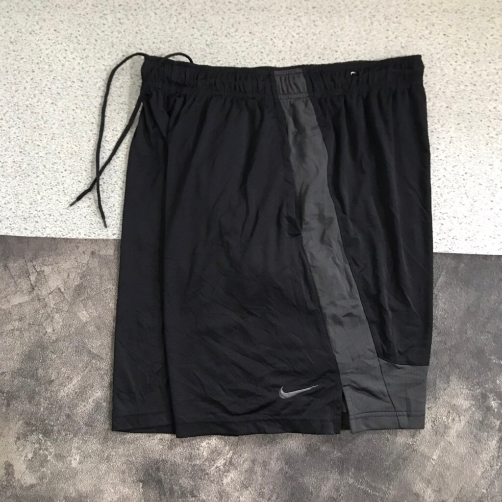 Celana pendek Nike XL preloved