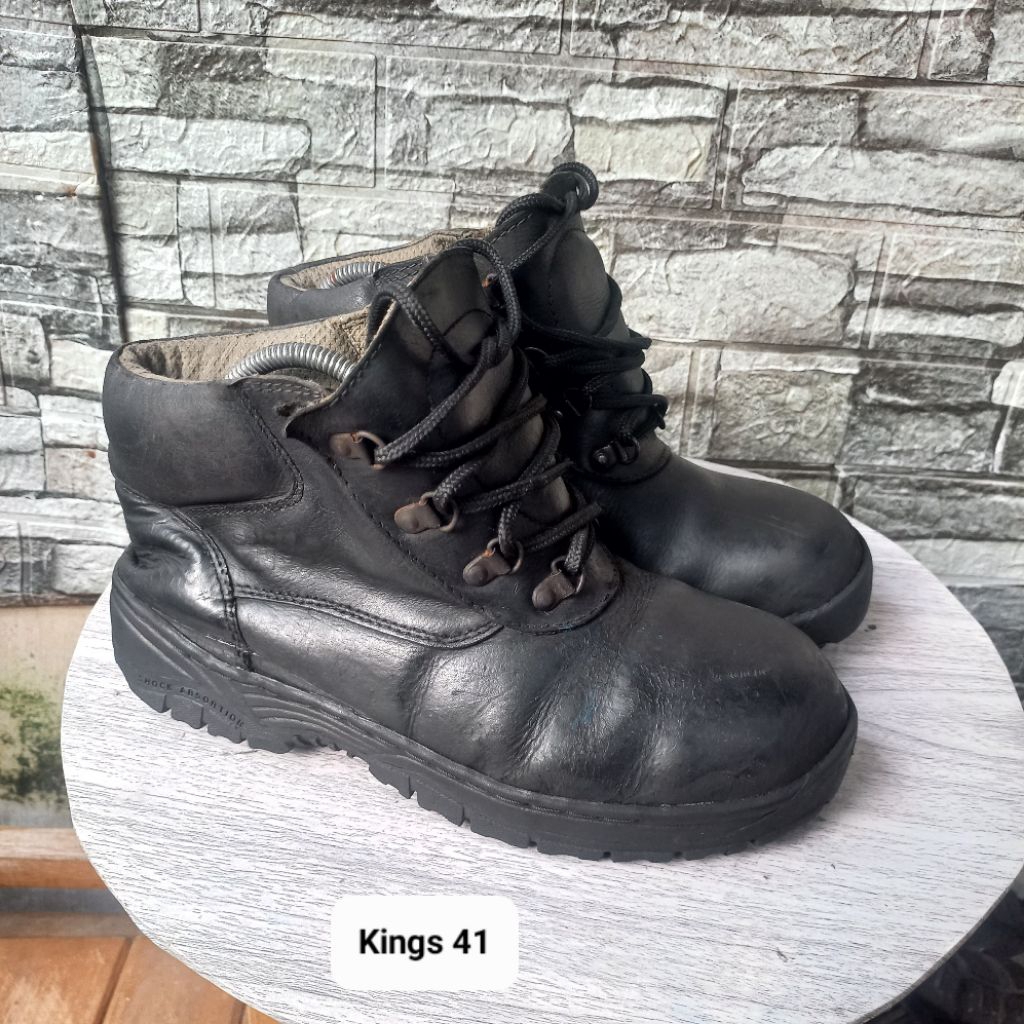 Sepatu safety second merk Kings size41 insol26cm