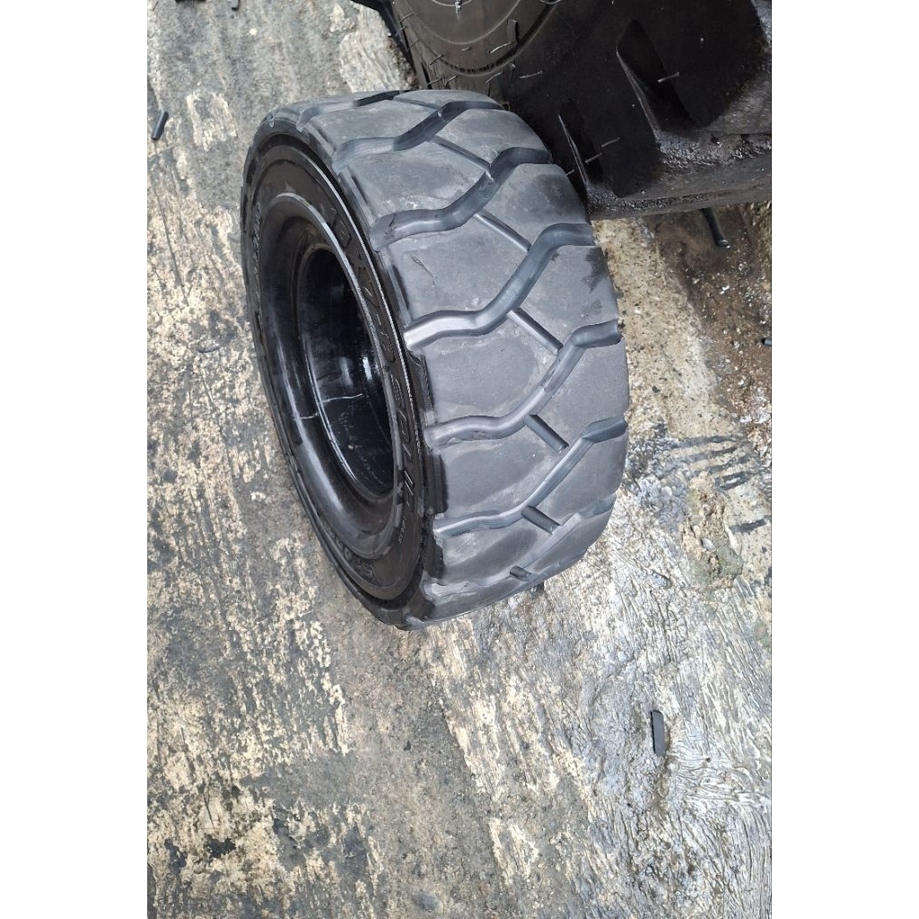 ban forklift 18×7-8 solid bekas