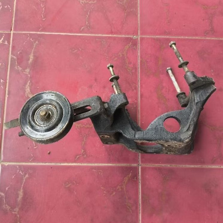 Braket Kompresor AC kijang Super Grand Original