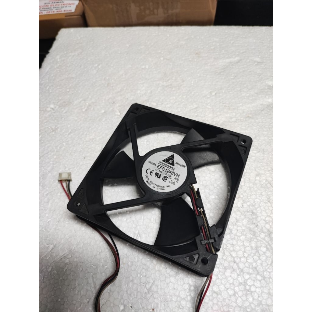 Kipas blower Tipis DELTA 12cm tebal 2,5cm  48VDC 0,15A Tiga baling2 mantab