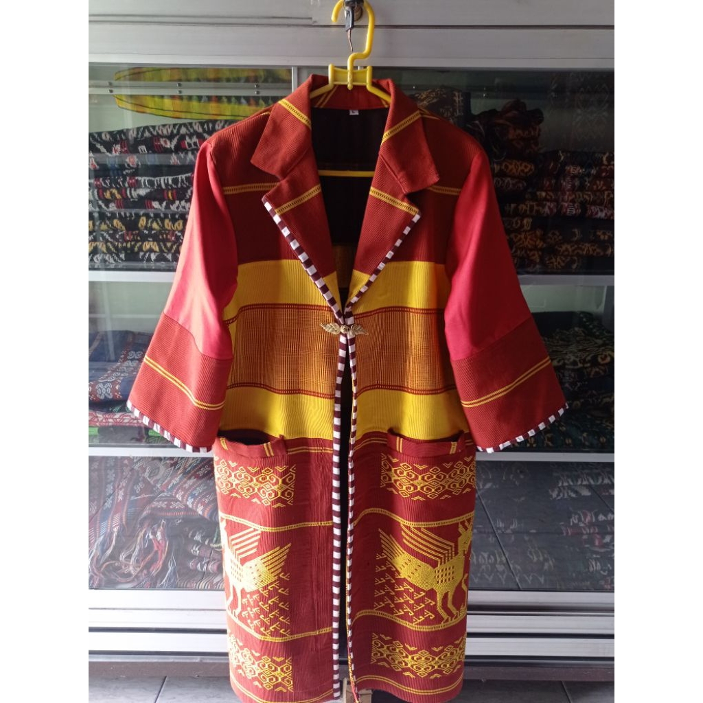 Blazer tenun Sumba pahikung