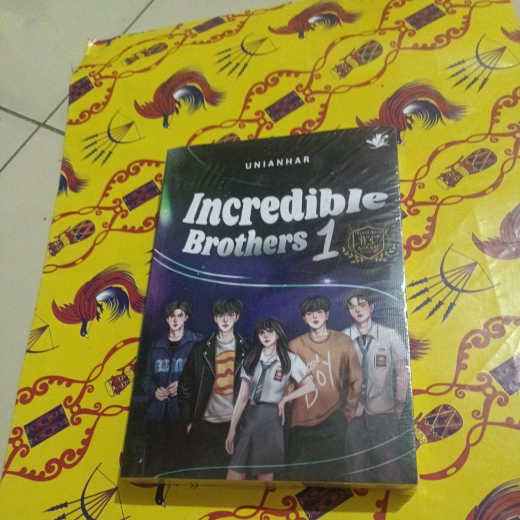Novel UNIANHAR - Incredible Brothers 1