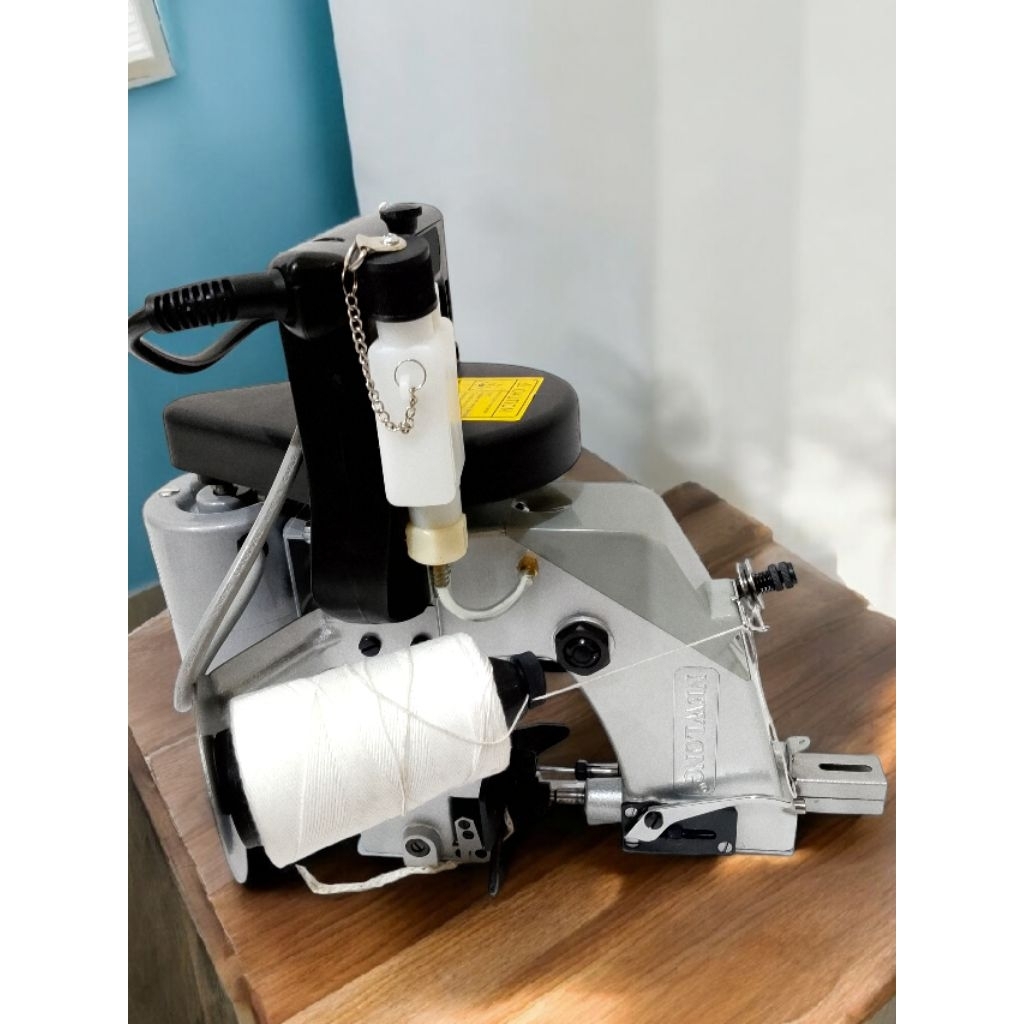 Mesin Jahit Karung Newlong NP-7A