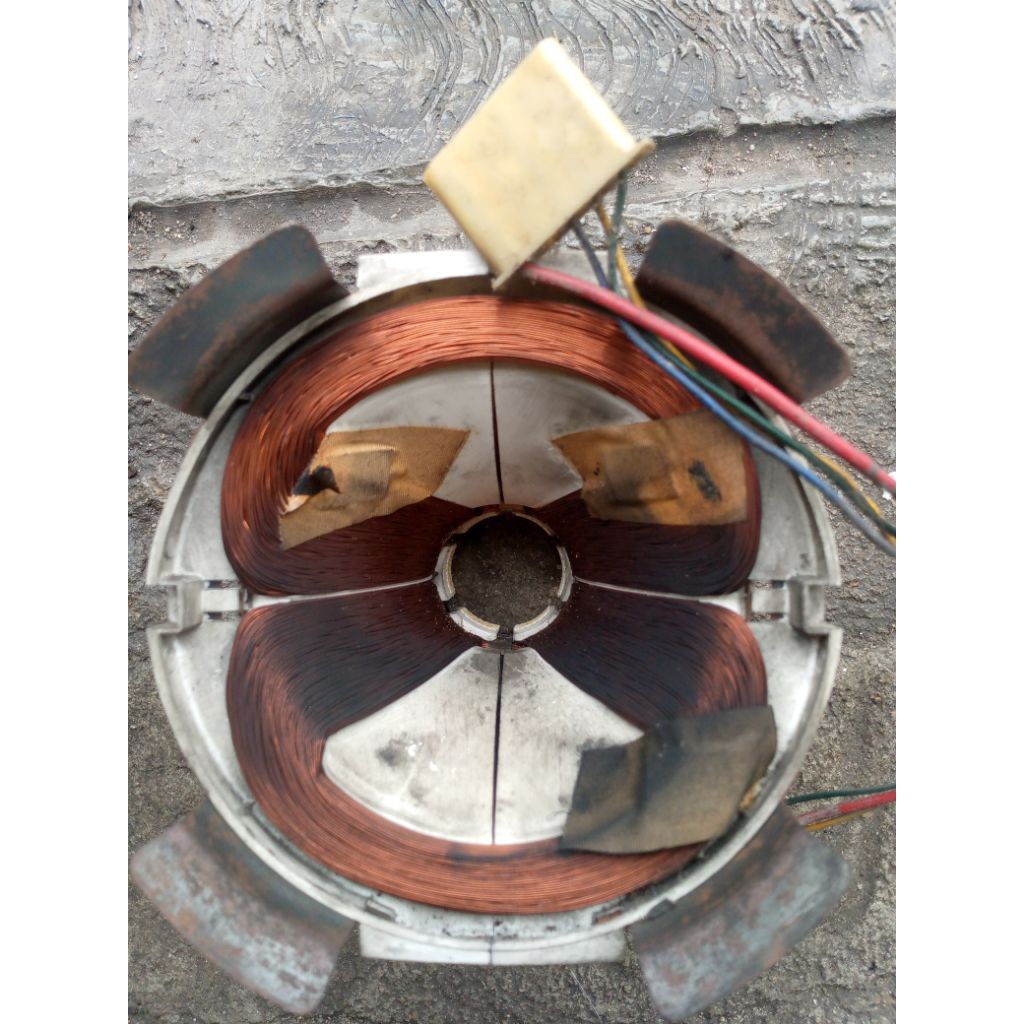 Yoke, konde TV tabung cembung 20inc -21inc merk Sanyo, normal.