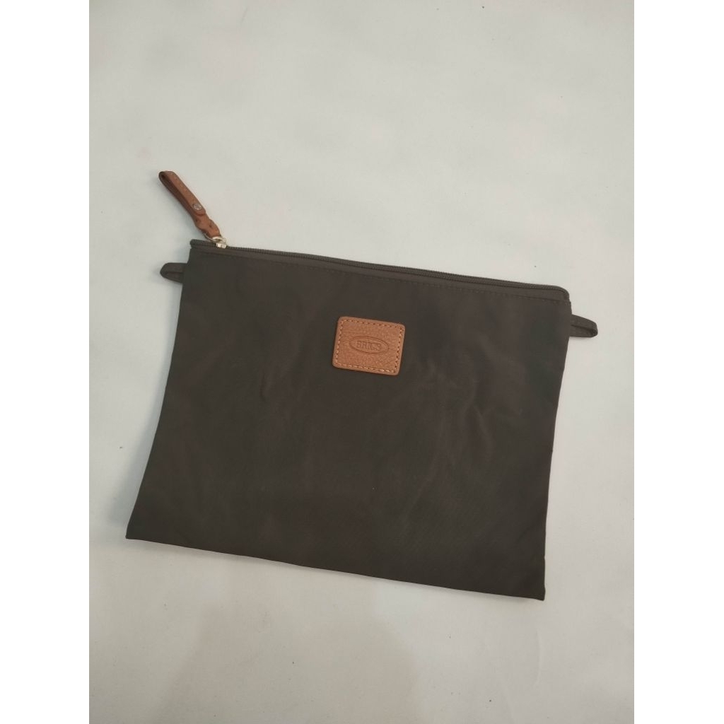 pouch mantul by brics