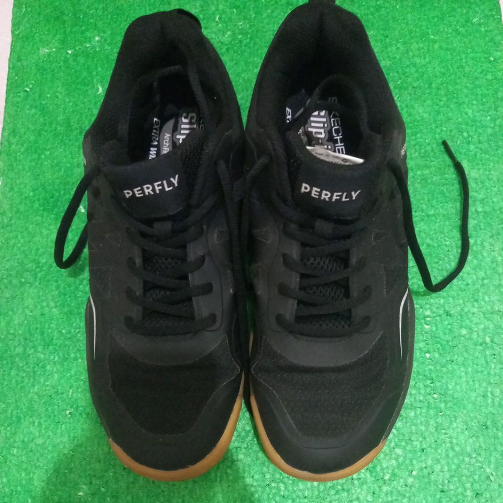 Sepatu preloved badminton Perfly Hitam