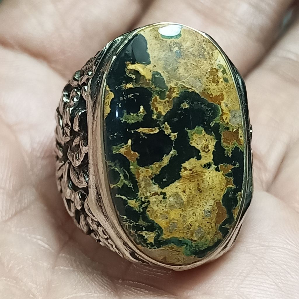 Pirus persia hitam lawas serat mas