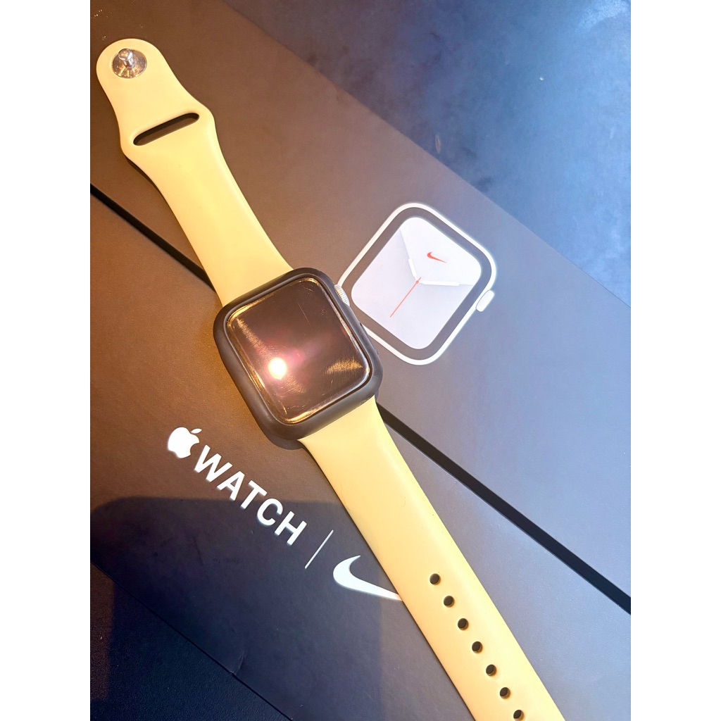 Apple Watch Series 6 Nike Editon (GPS + Cellular)