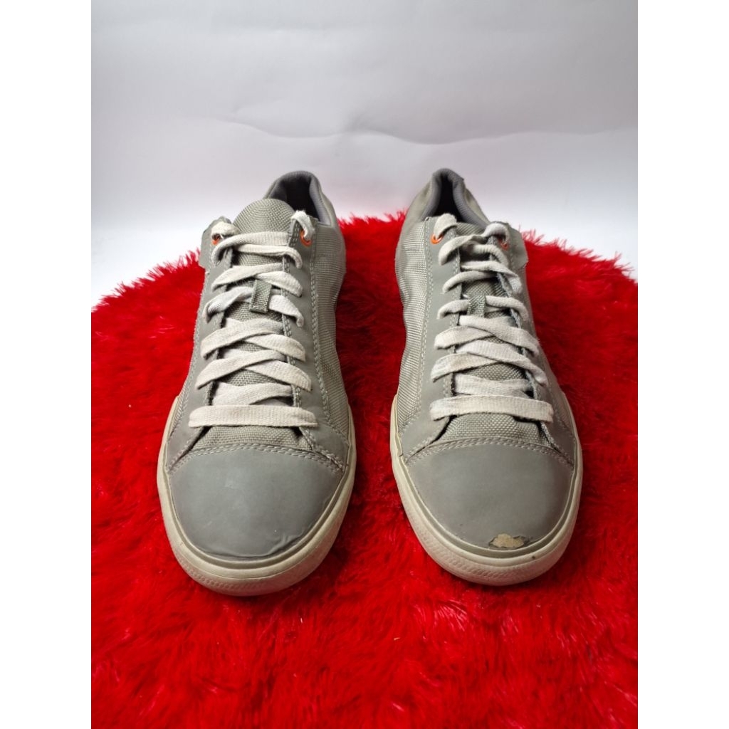 Sepatu casual Pria Teva Ukuran 47