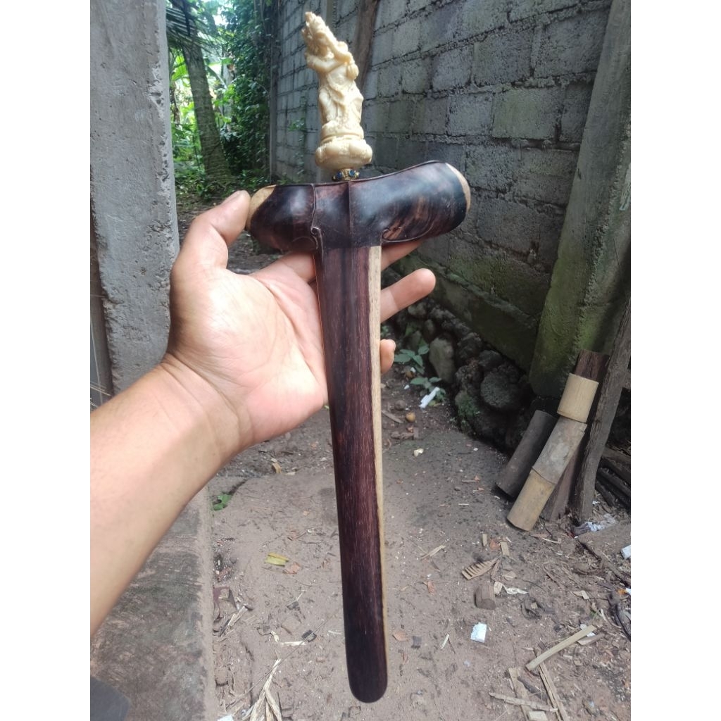 keris bali seselet