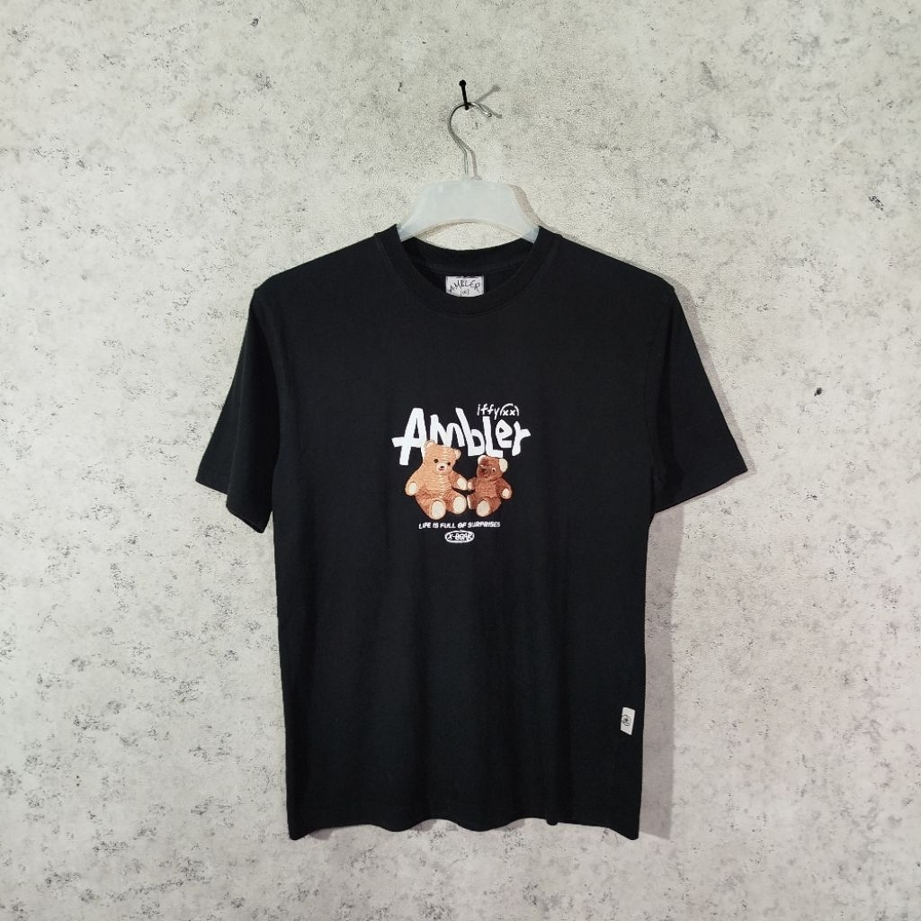 Kaos lengan pendek pria AMBLER AE Hitam T-shirt Big Logo Art Teddy Bordir Casual Size M