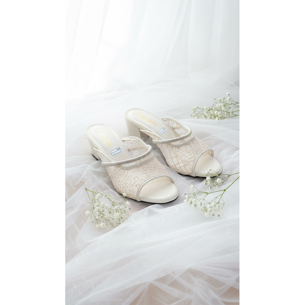 Heels Putih D Mochino