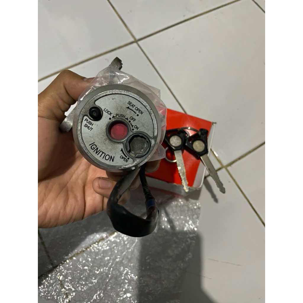 Kunci Kontak Xeon Rc