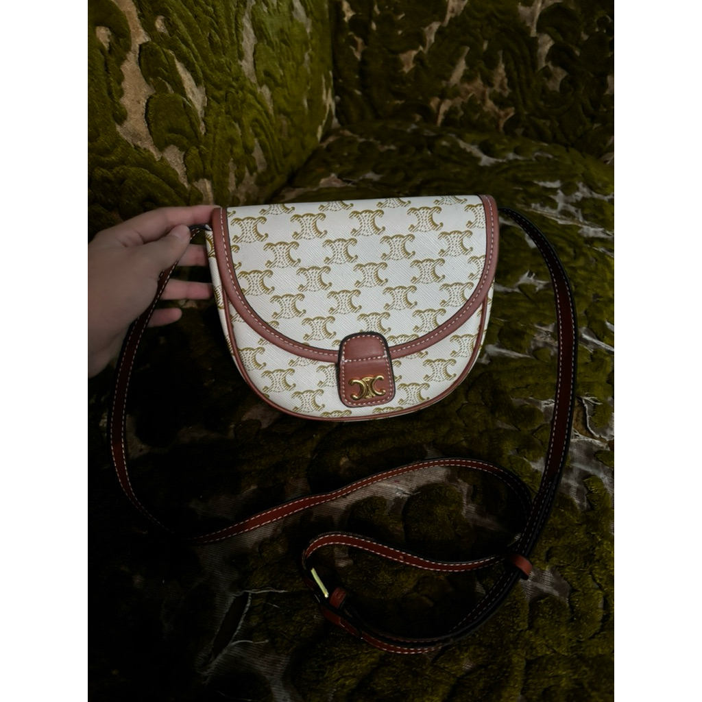 preloved celine besace triomphe
