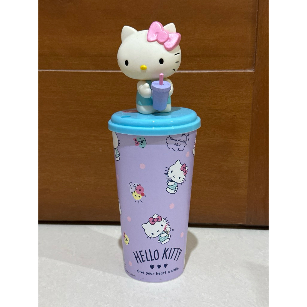 XXI Cafe x Sanrio Hello Kitty Tumblr ‘19