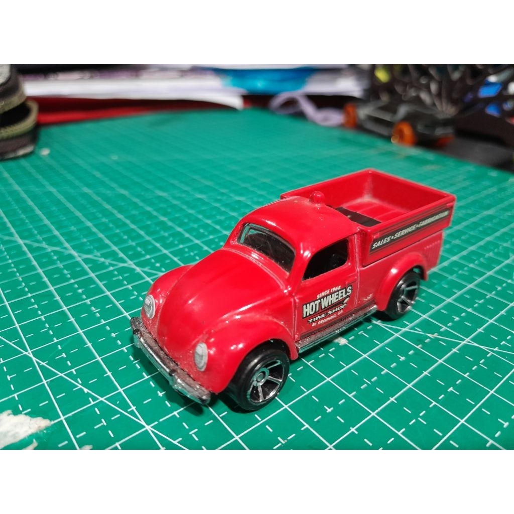 Hot Wheels Volkswagen Beetle Pickup / VW T1-style (Hot Wheels Shop) LOOSE