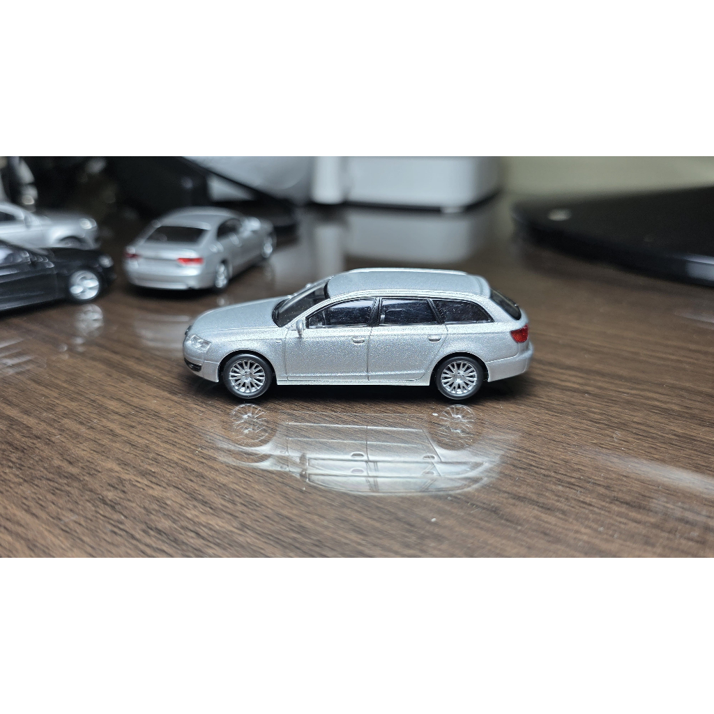 Diecast Kyosho 64 Audi A6 Avant Wagon Silver Loose