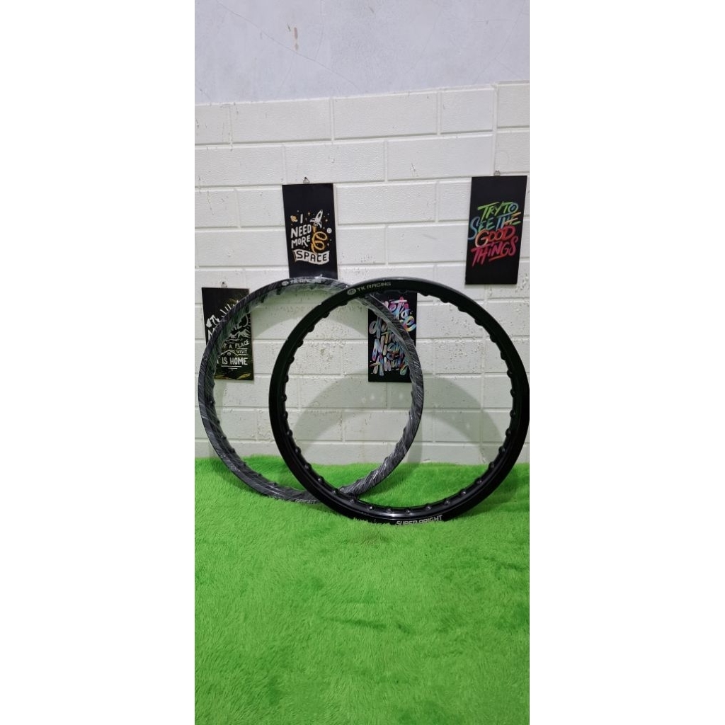 velg,pelg,veleg tk japan racing bright ukuran 160/140 ring 17 kondisi utuh