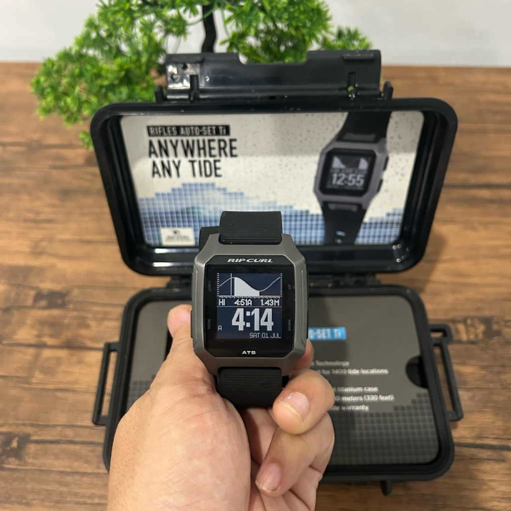 Jam tangan Ripcurl rifles Titanium Auto-Set Tide Watch