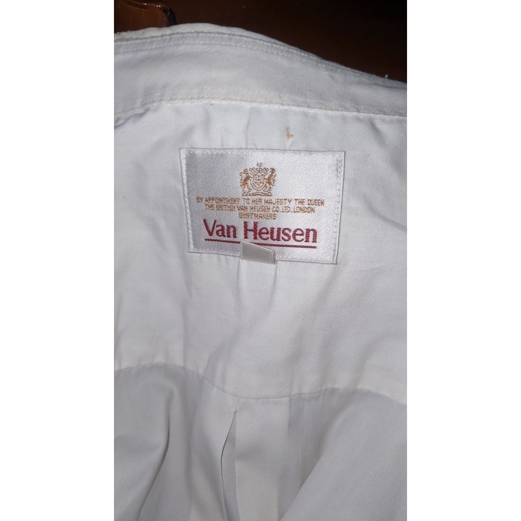 Kemeja putih pria brand M.GEE & VAN HEUSEN preloved (XL)