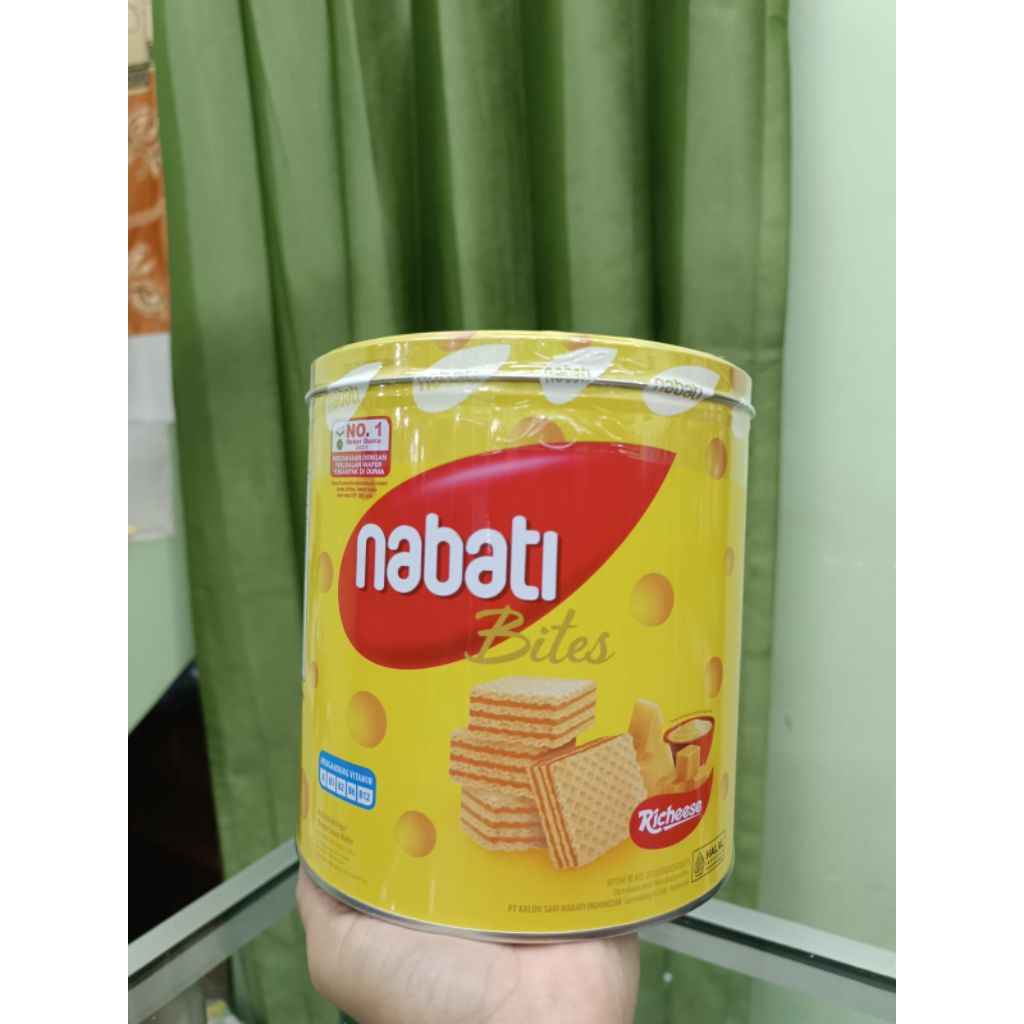 Nabati Bites Wafer 240 gram kaleng (1 dus)