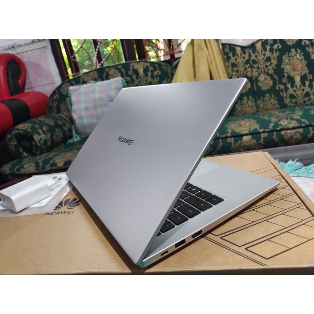 laptop huawei matebook D14 core i5 135g7 8/512 fhd ips