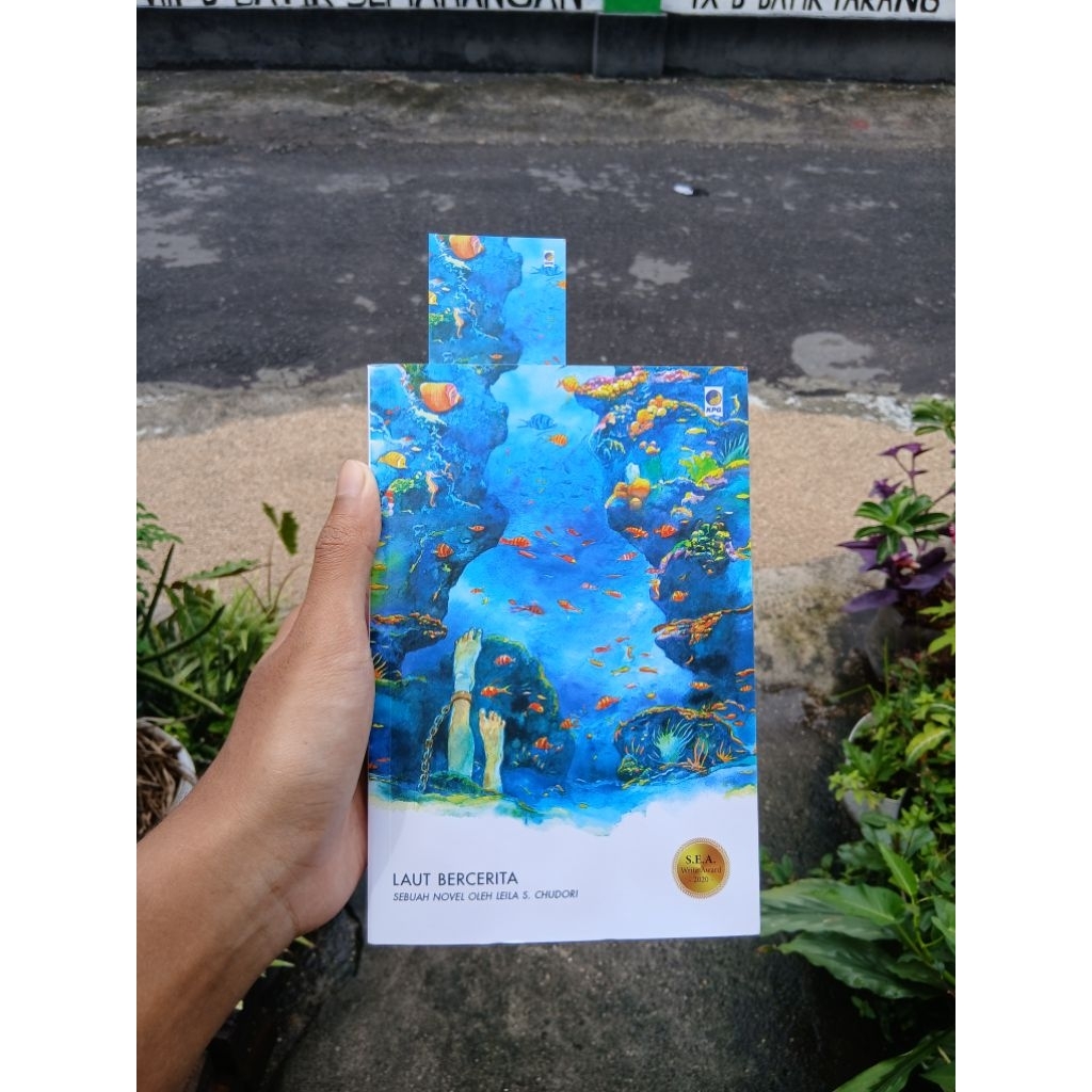 novel laut bercerita bekas