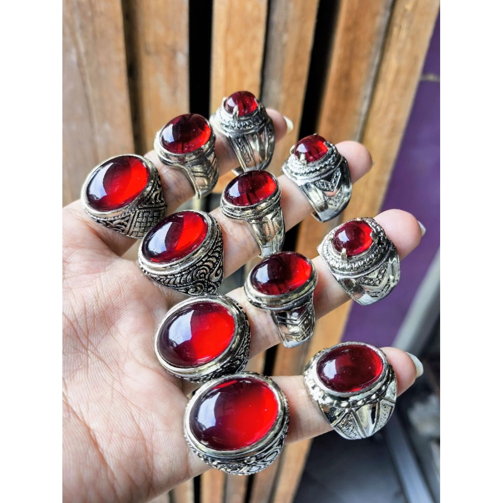 Merah siem