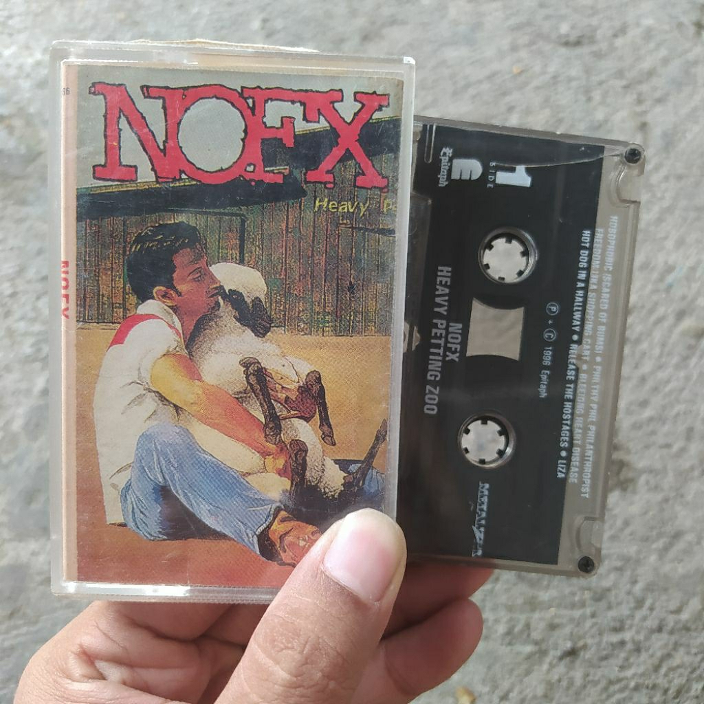 Kaset Pita Nofx - Heavy Petting Zoo