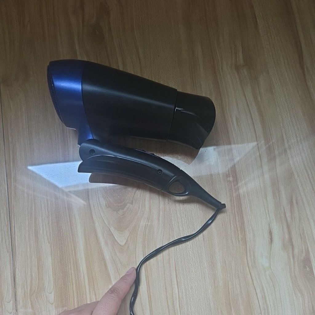 Preloved Remington Travel Hair Dryer
