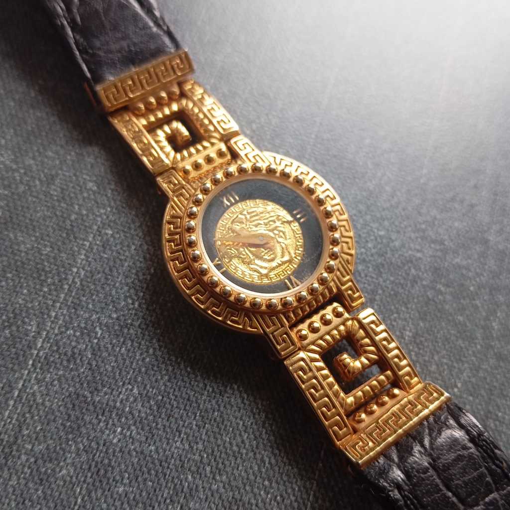 Jam Tangan vintage Gianni Versace Signature Medusa coin
