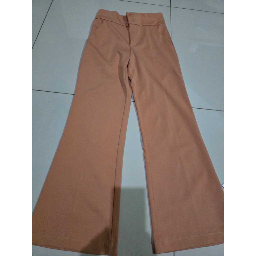 (PRELOVED) Celana Promthong Cutbray 2 buttons / Celana Panjang Wanita Warna Salmon