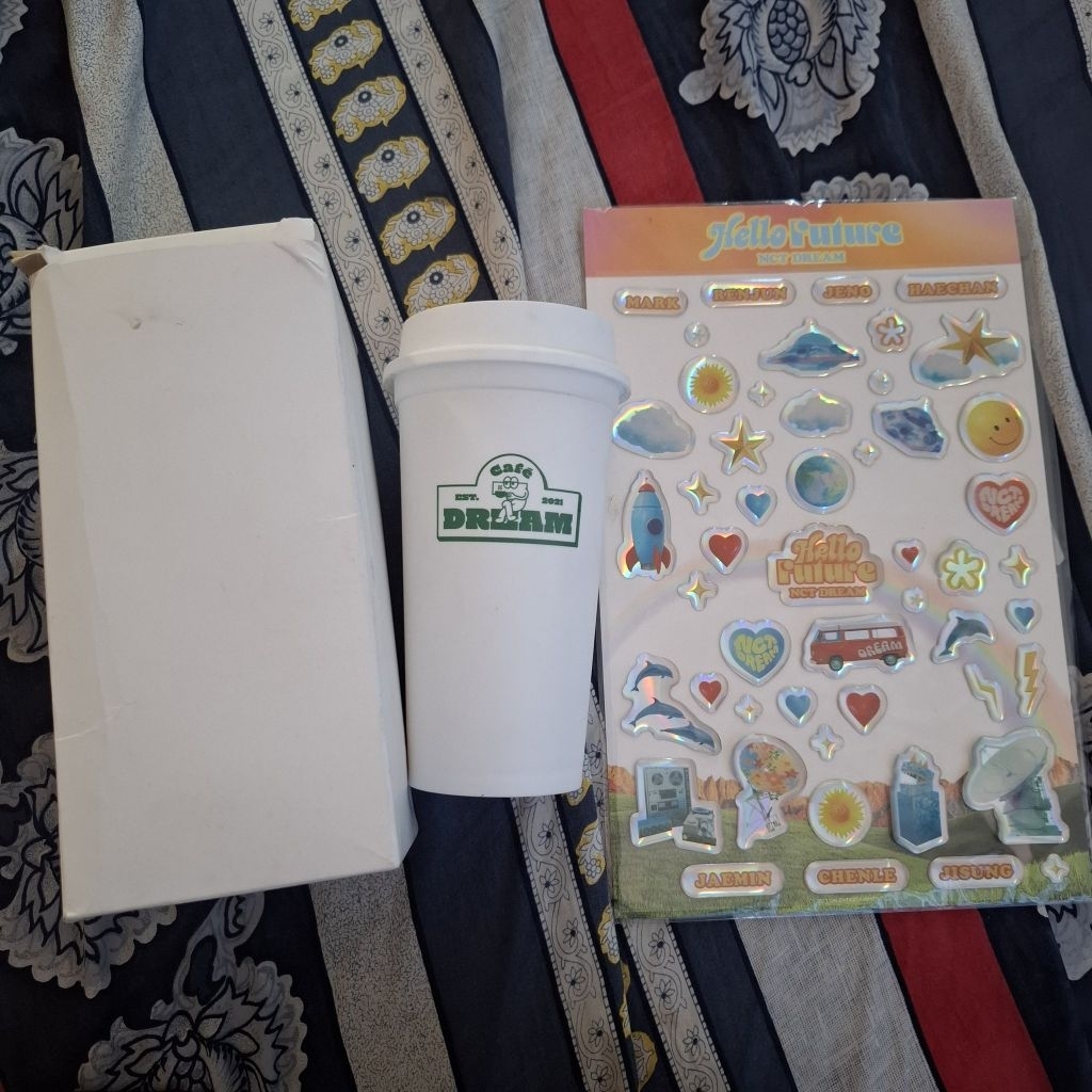 Tumbler Cafe NCT Dream Official free sticker
