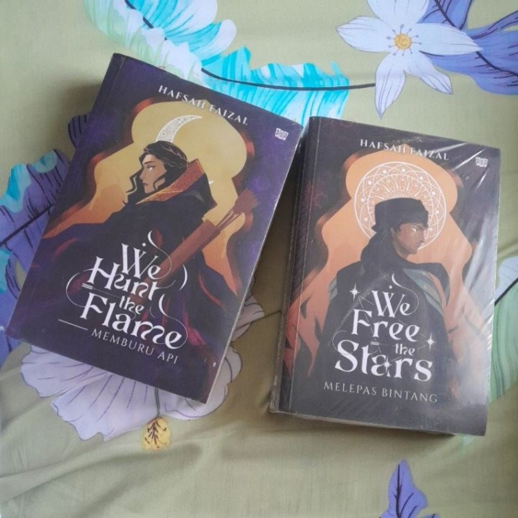 Buku We Hunt The Flame Full Set