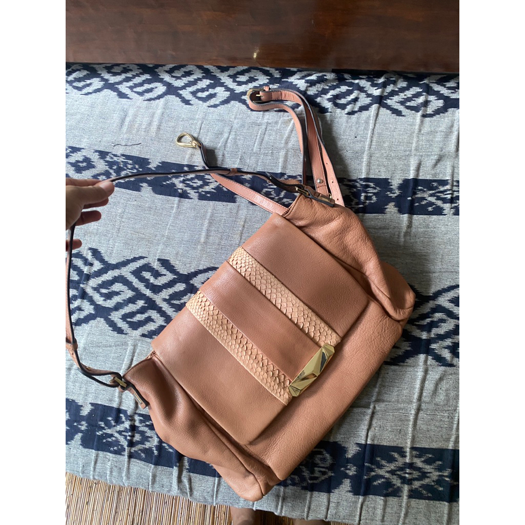 Preloved DONINI BAG kulit ukuran besar