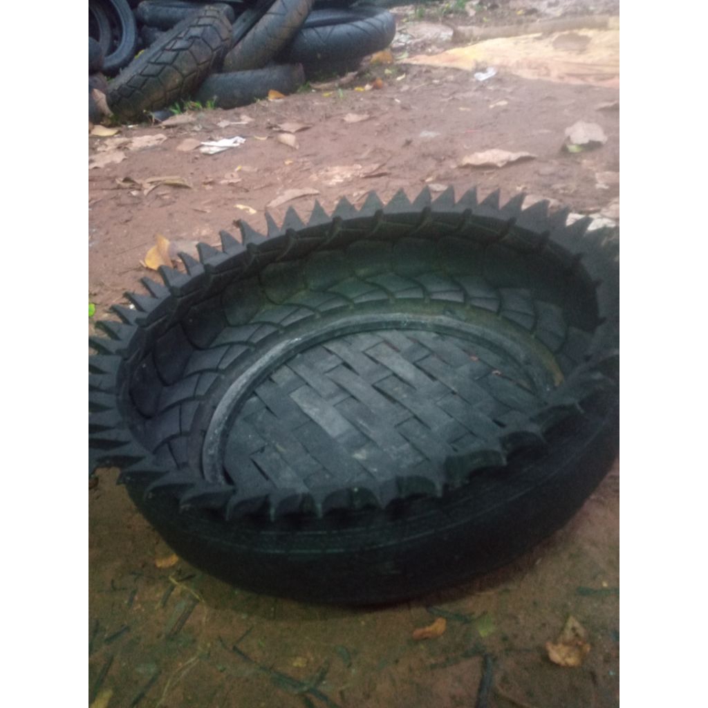 pot dari ban bekas