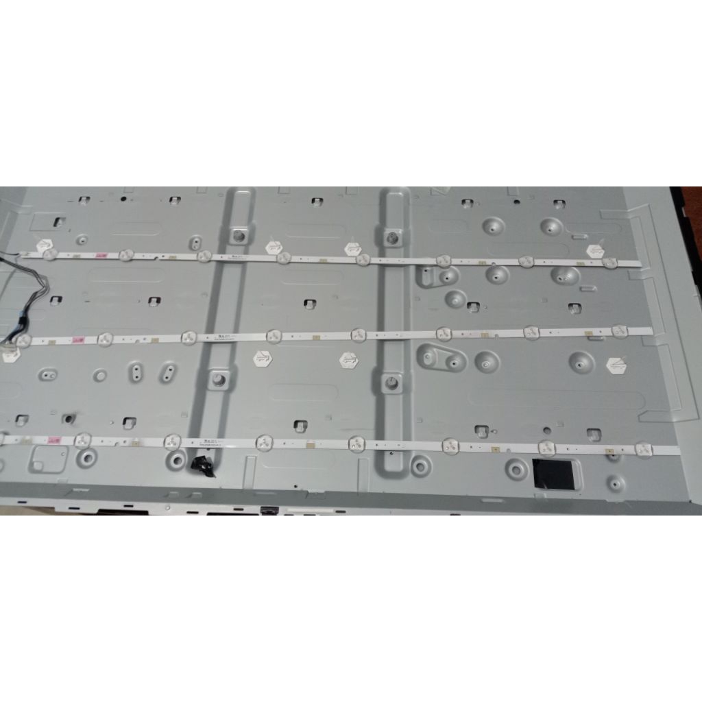 LAMPU BACKLIGHT SAMSUNG UA40J5100AK UA40J200AK UA40J5202AK UA 40J5000AK 8 KANCING LAMPU BL SAMSUNG