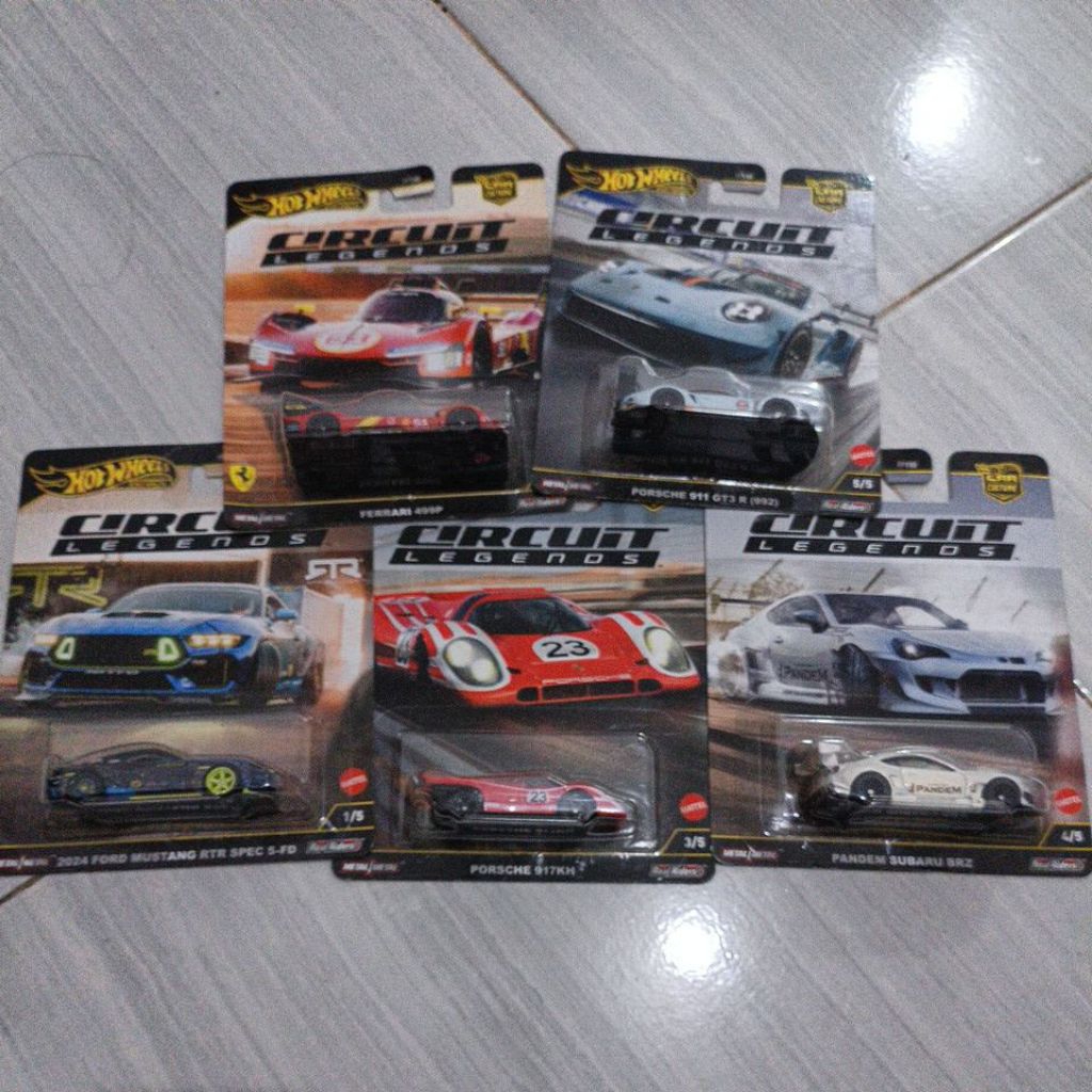 Hotwheels Premium Circuit Legend set