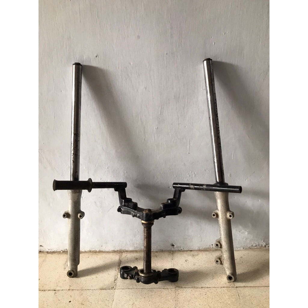 shock depan set T atas bawah set setir suzuki rgr standart original