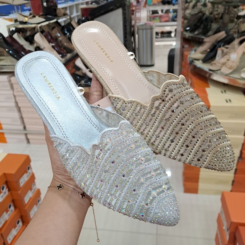 Bustong wanita lawrensia hak 5 cm